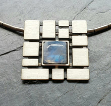 Lade das Bild in den Galerie-Viewer, Collier mit Monstein
